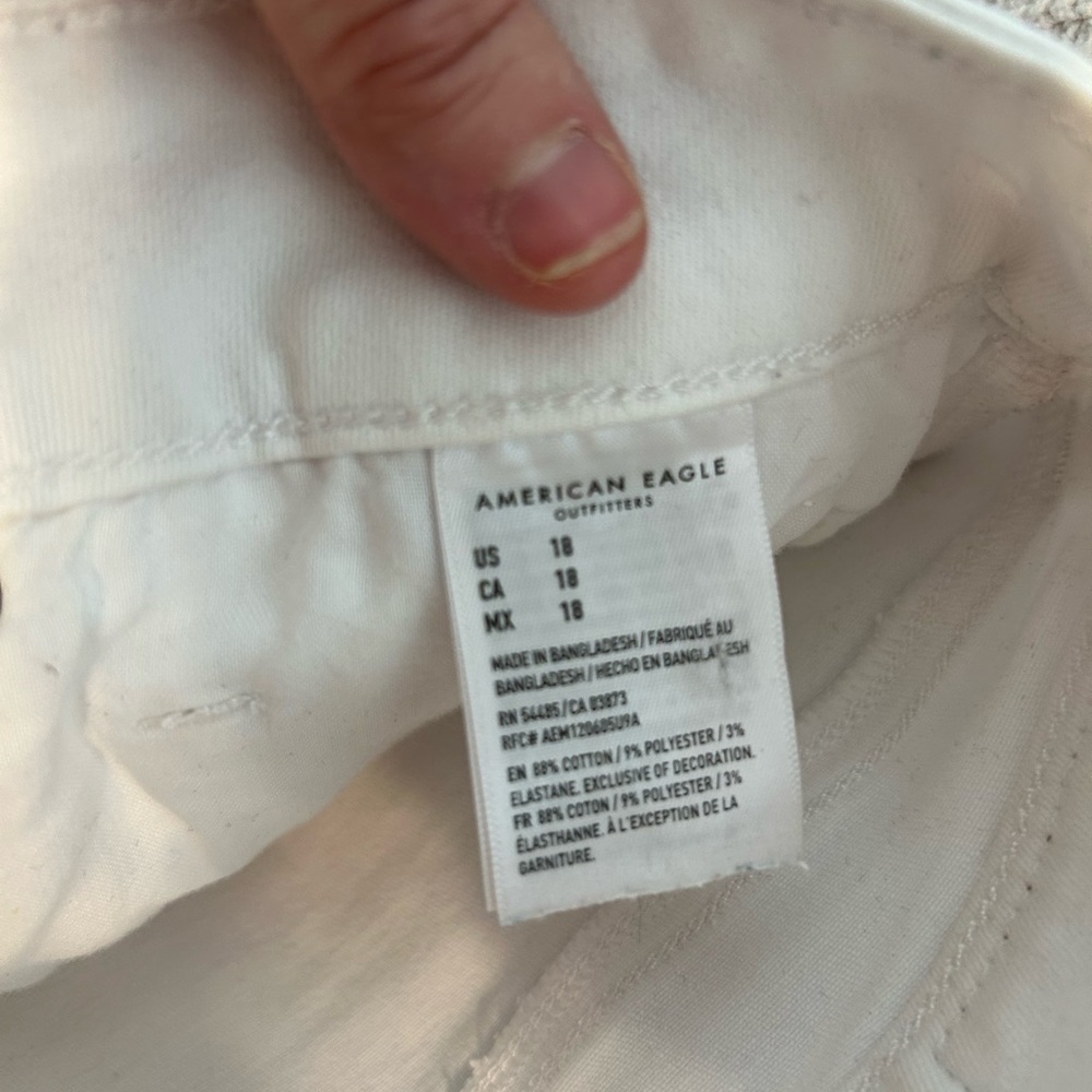 American Eagle Outfitters White Distressed Jean Shorts - Picture 4 of 5